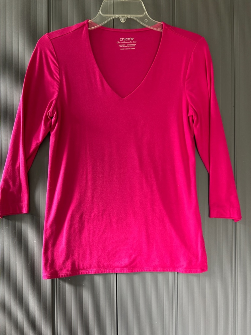 Chico's The Ultimate Tee Fuchsia V-Neck Tee